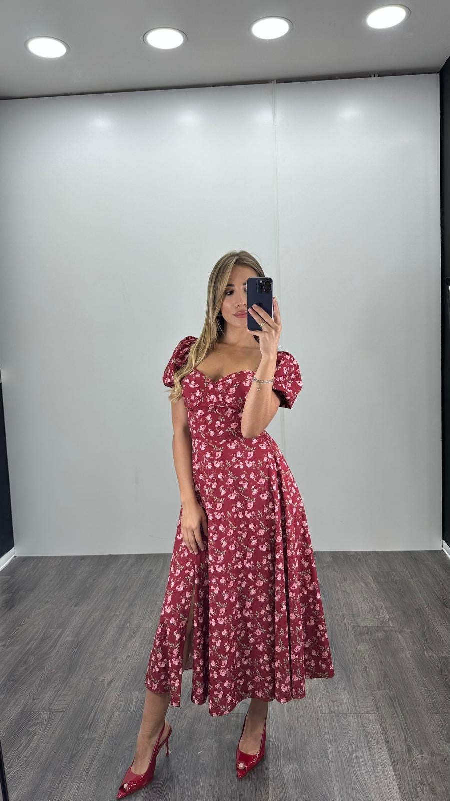 Abito KATIA floreale con spacco e maniche a palloncino