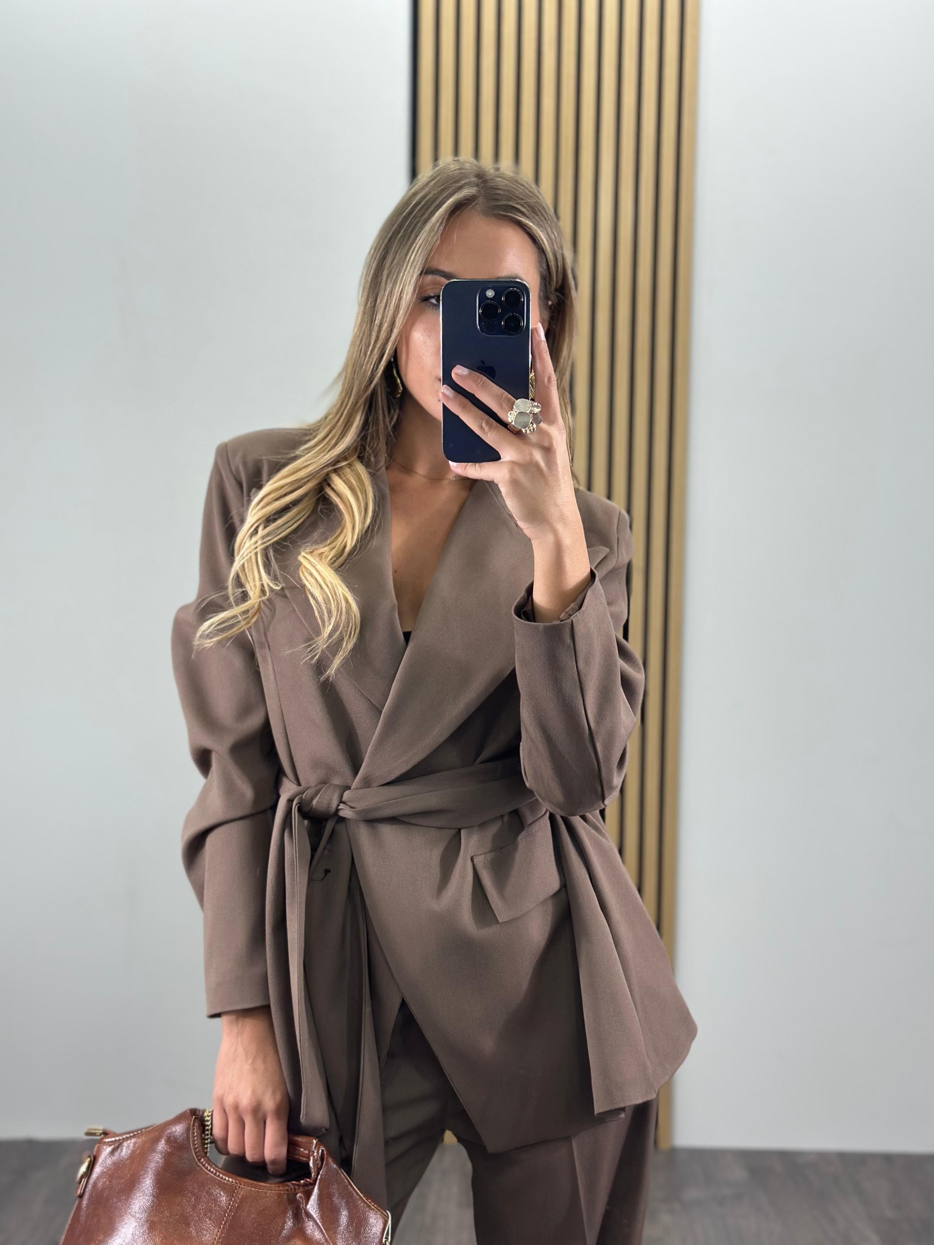 Tailleur con cintura Lady