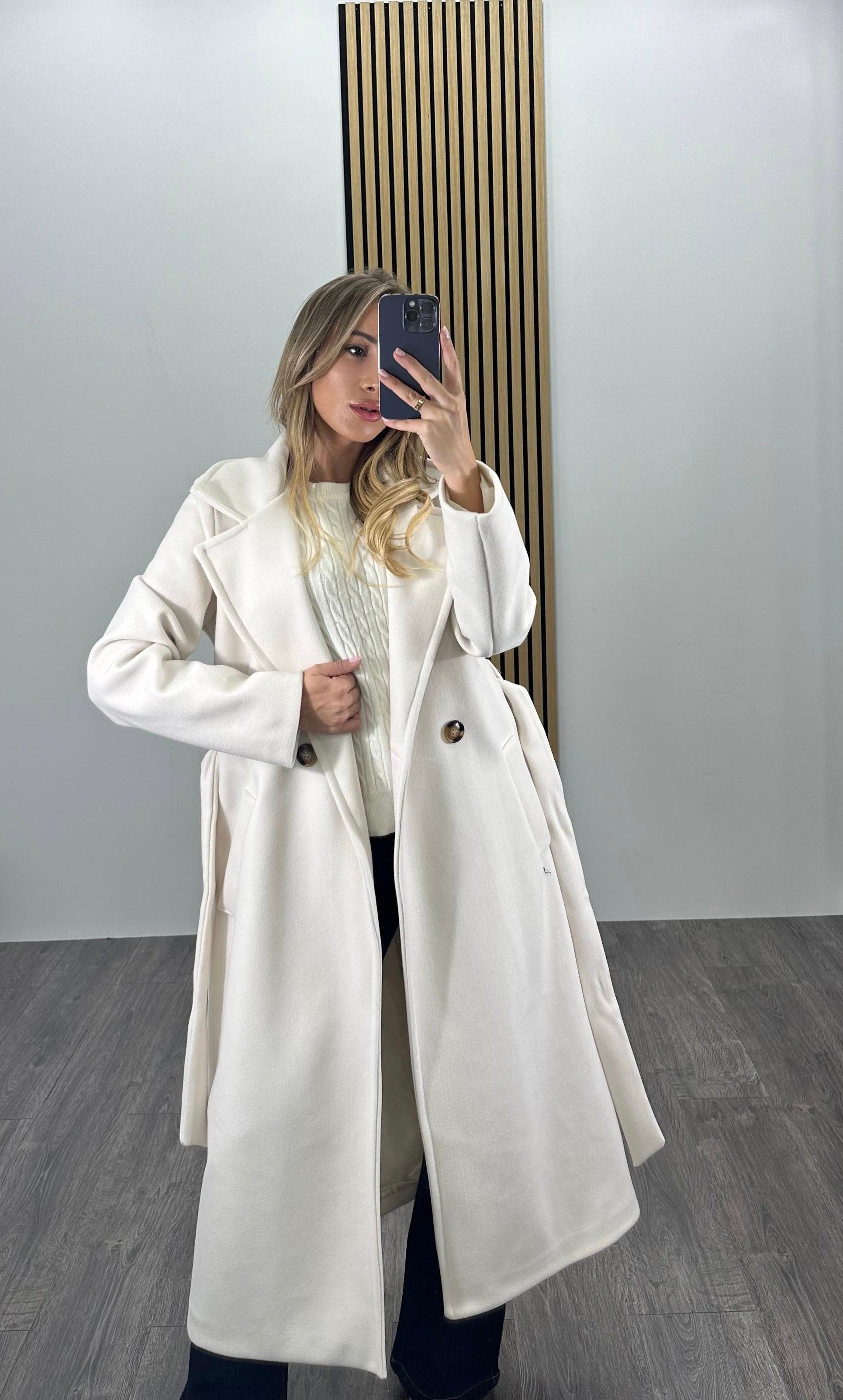 Cappotto lungo con laccio ,taglio sartoriale