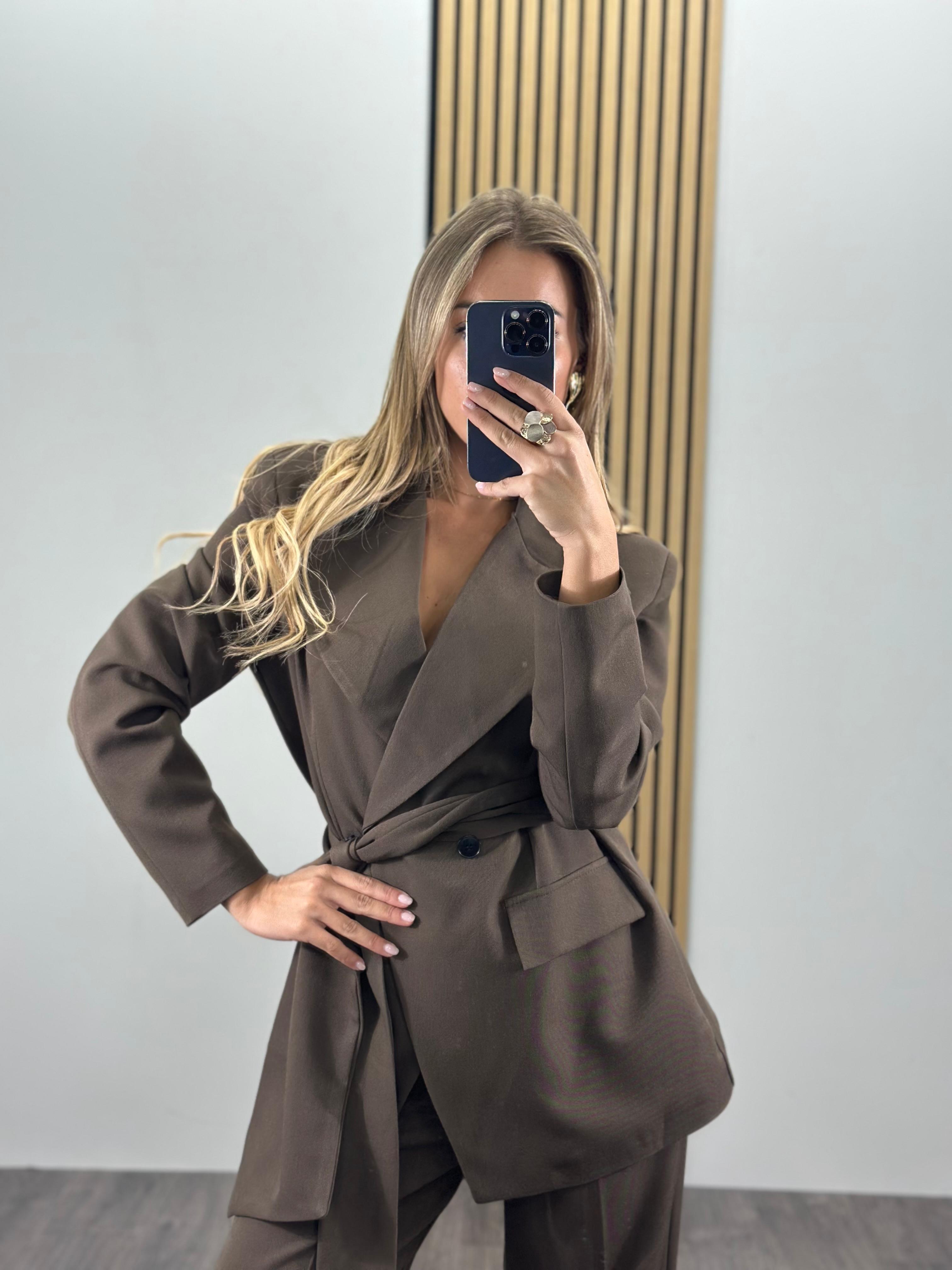 Tailleur con cintura Lady