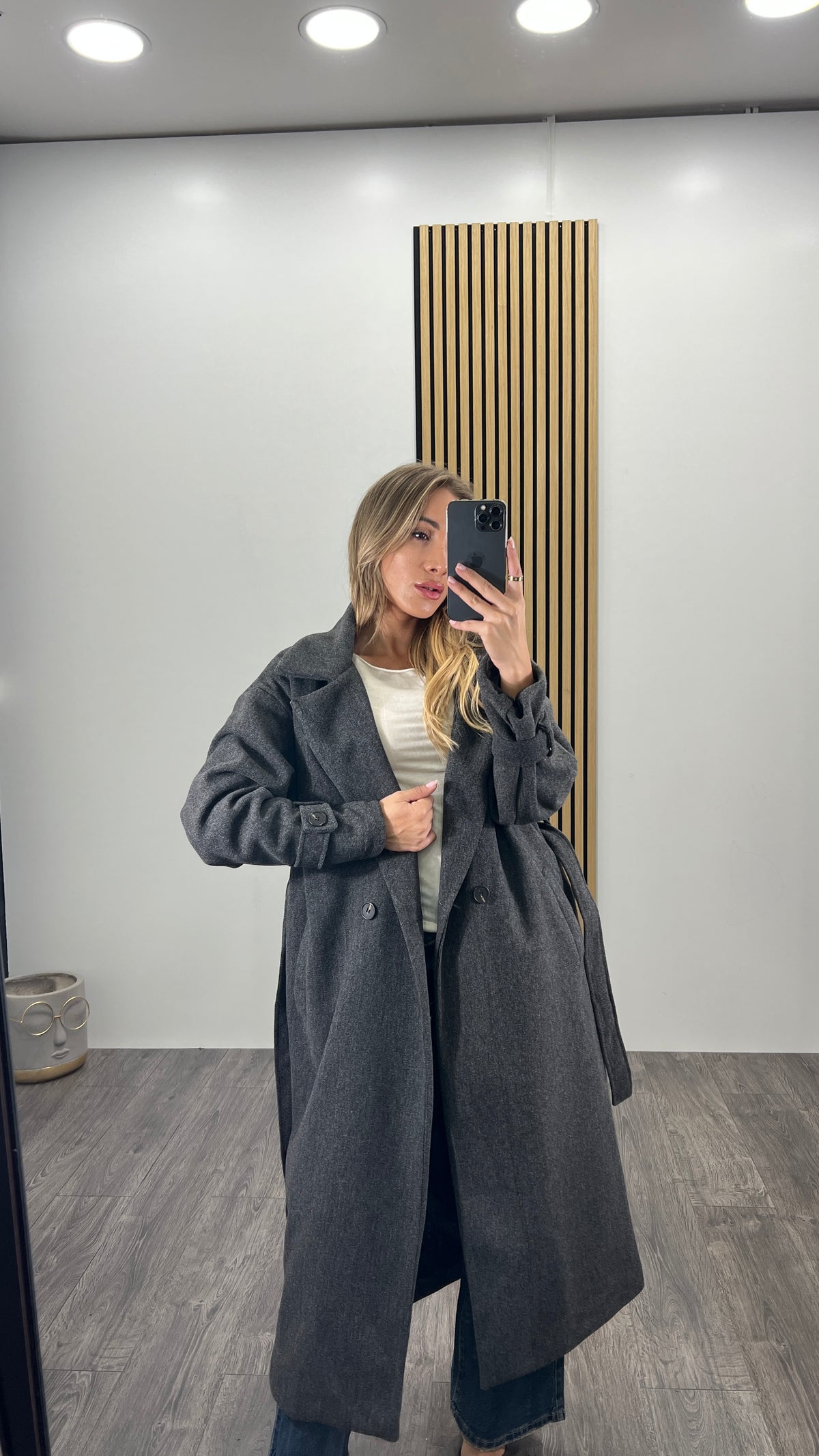 Cappotto lungo oversize con laccio in vita