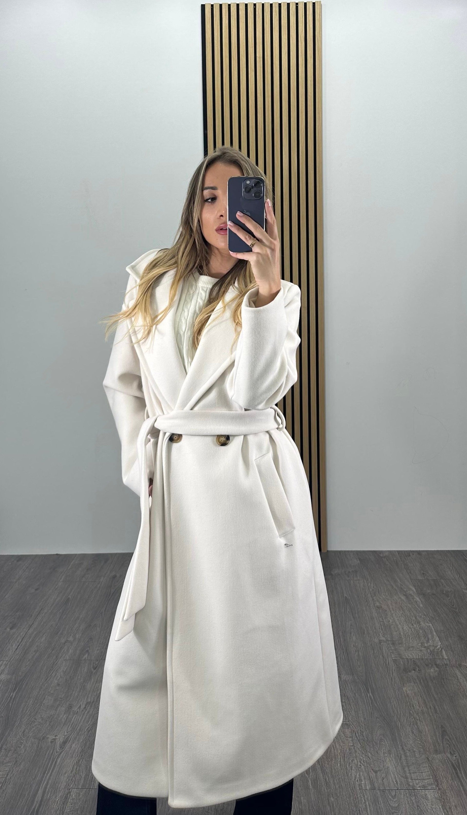 Cappotto lungo con laccio ,taglio sartoriale