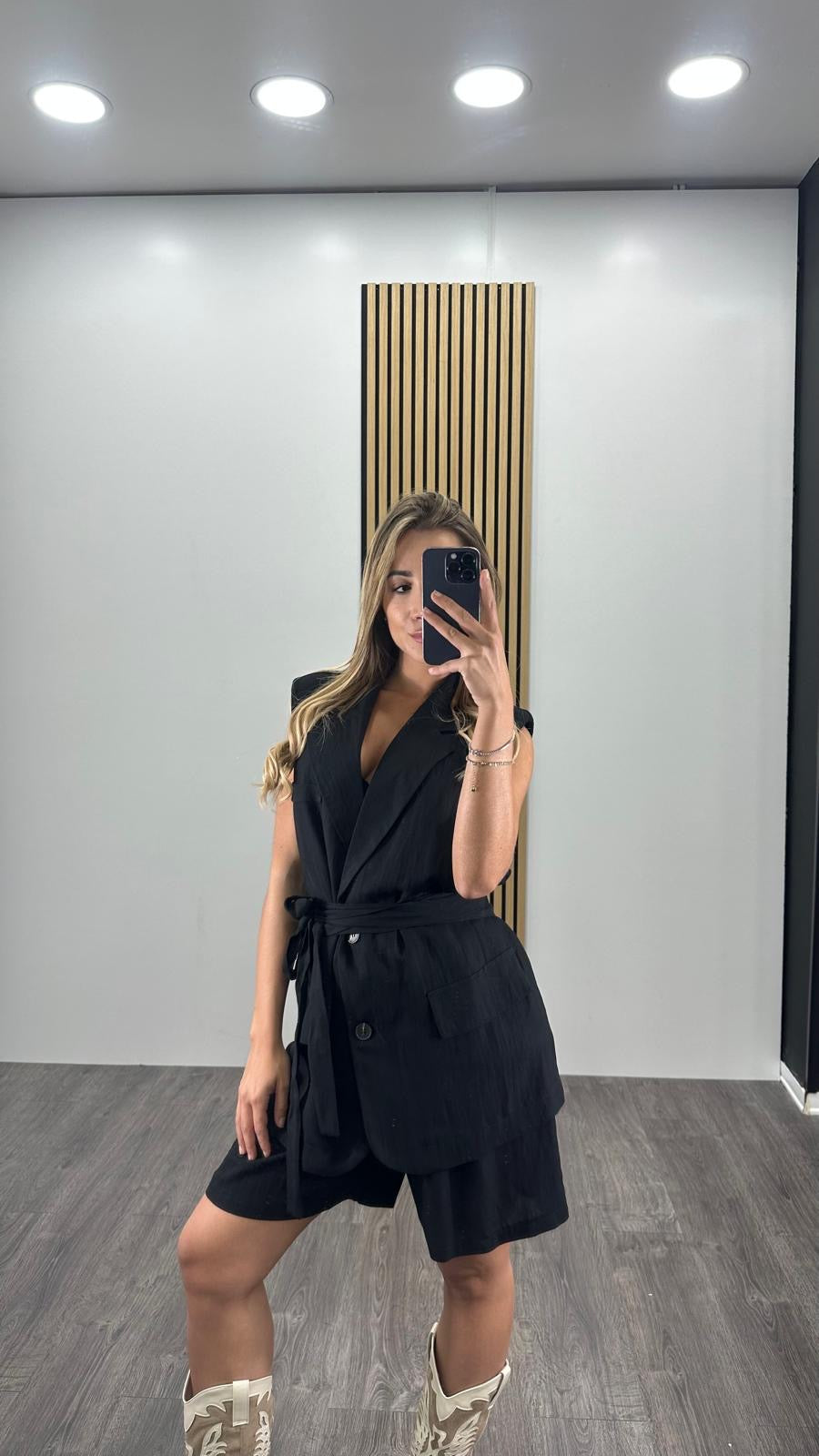 Set coordinato con bermuda e gilet
