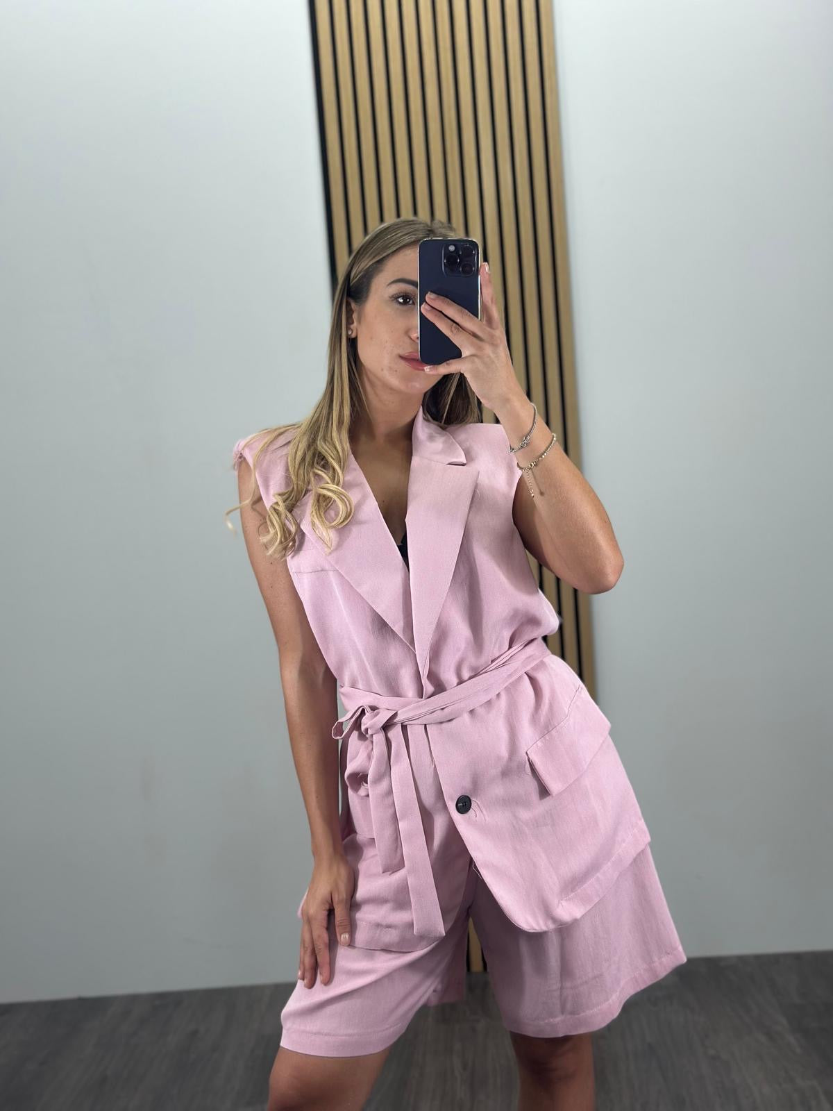 Set coordinato con bermuda e gilet