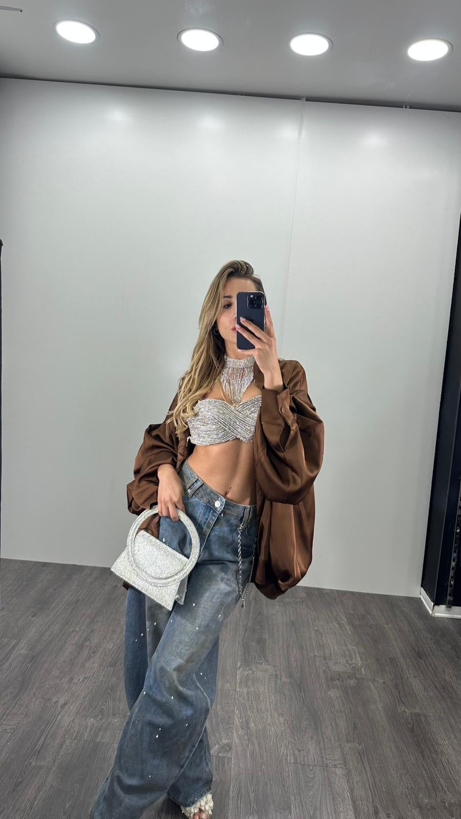 Jeans CHOCOLATE oversize con catena e macchie di colore