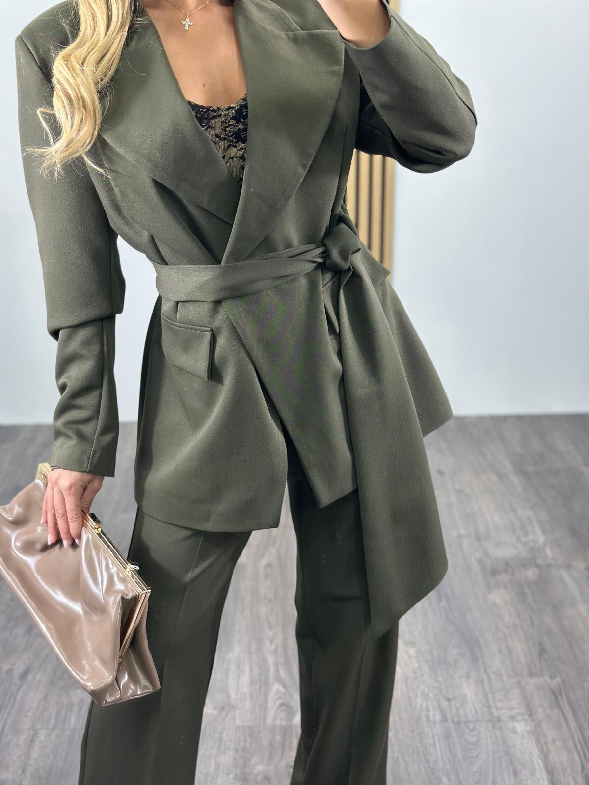 Tailleur con cintura Lady
