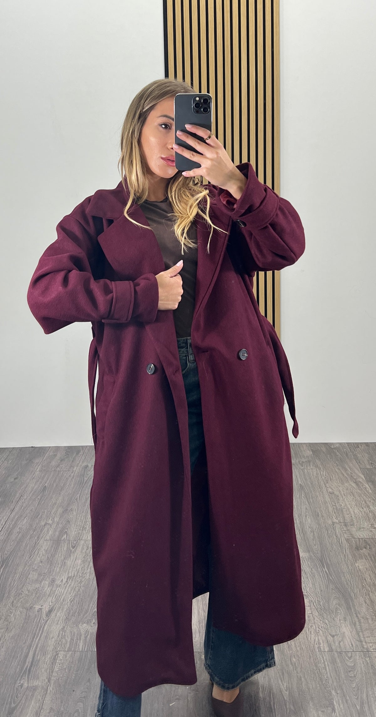 Cappotto lungo oversize con laccio in vita
