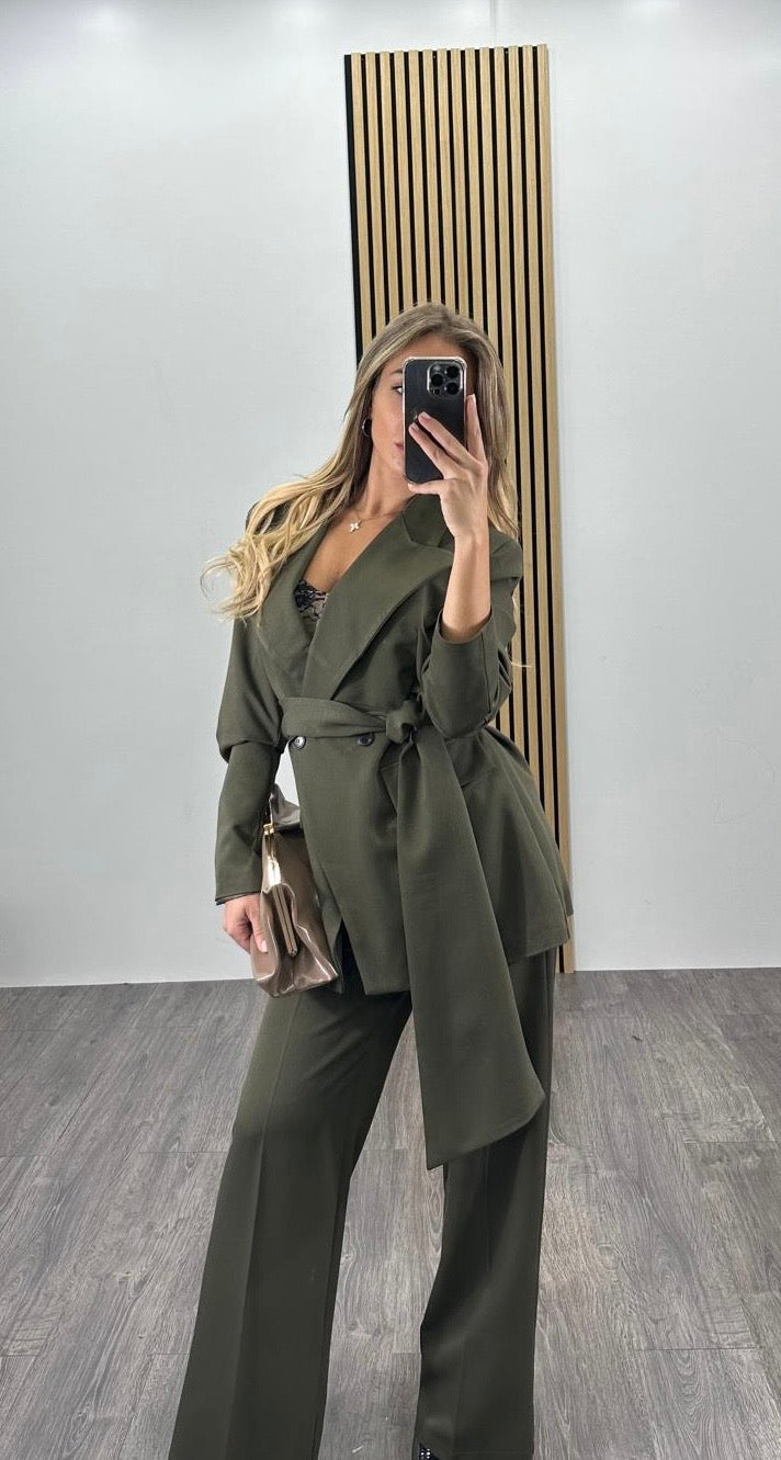 Tailleur con cintura Lady