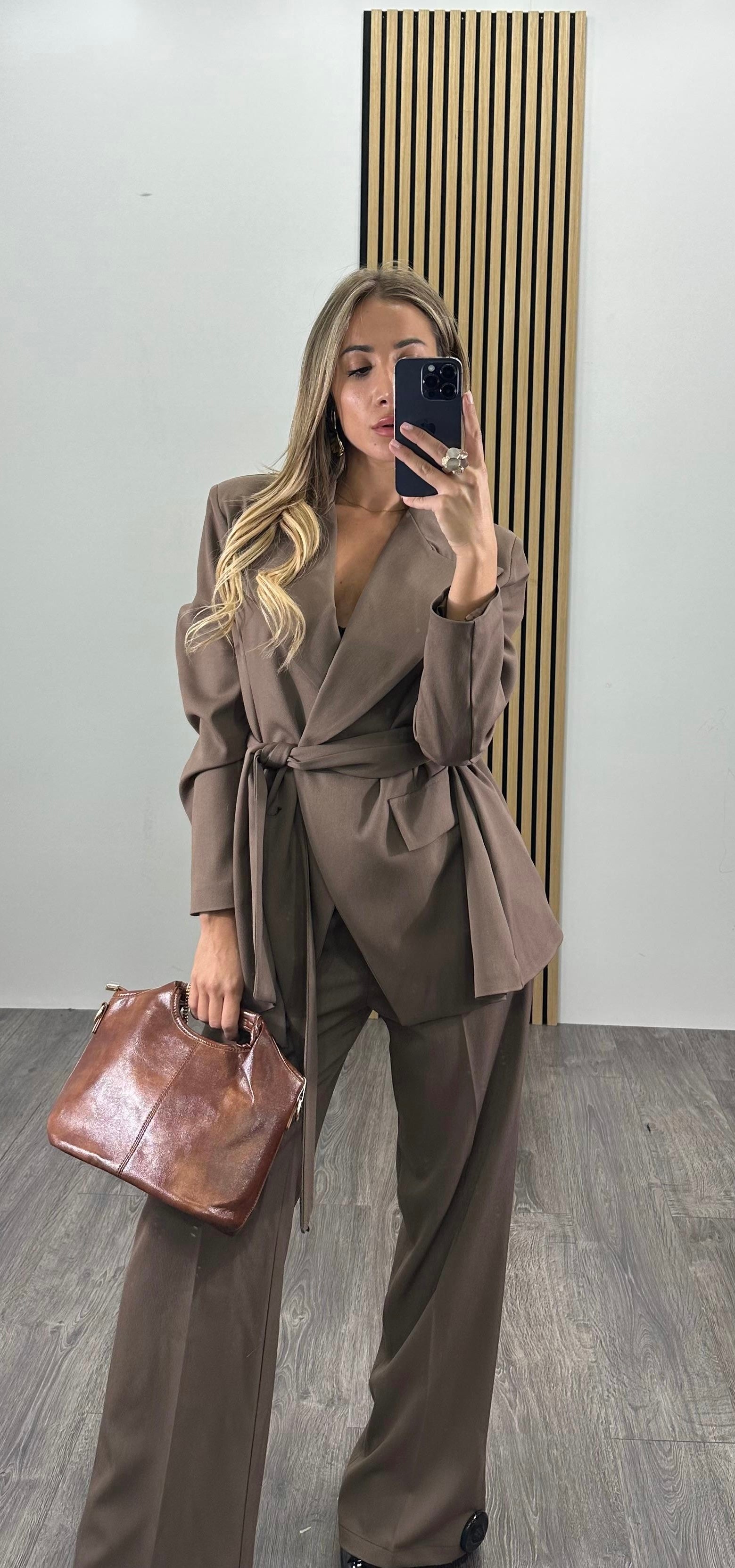 Tailleur con cintura Lady
