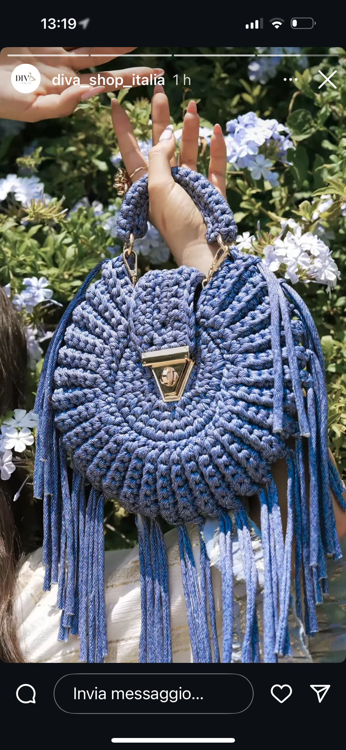 Borsa azzurra in filo