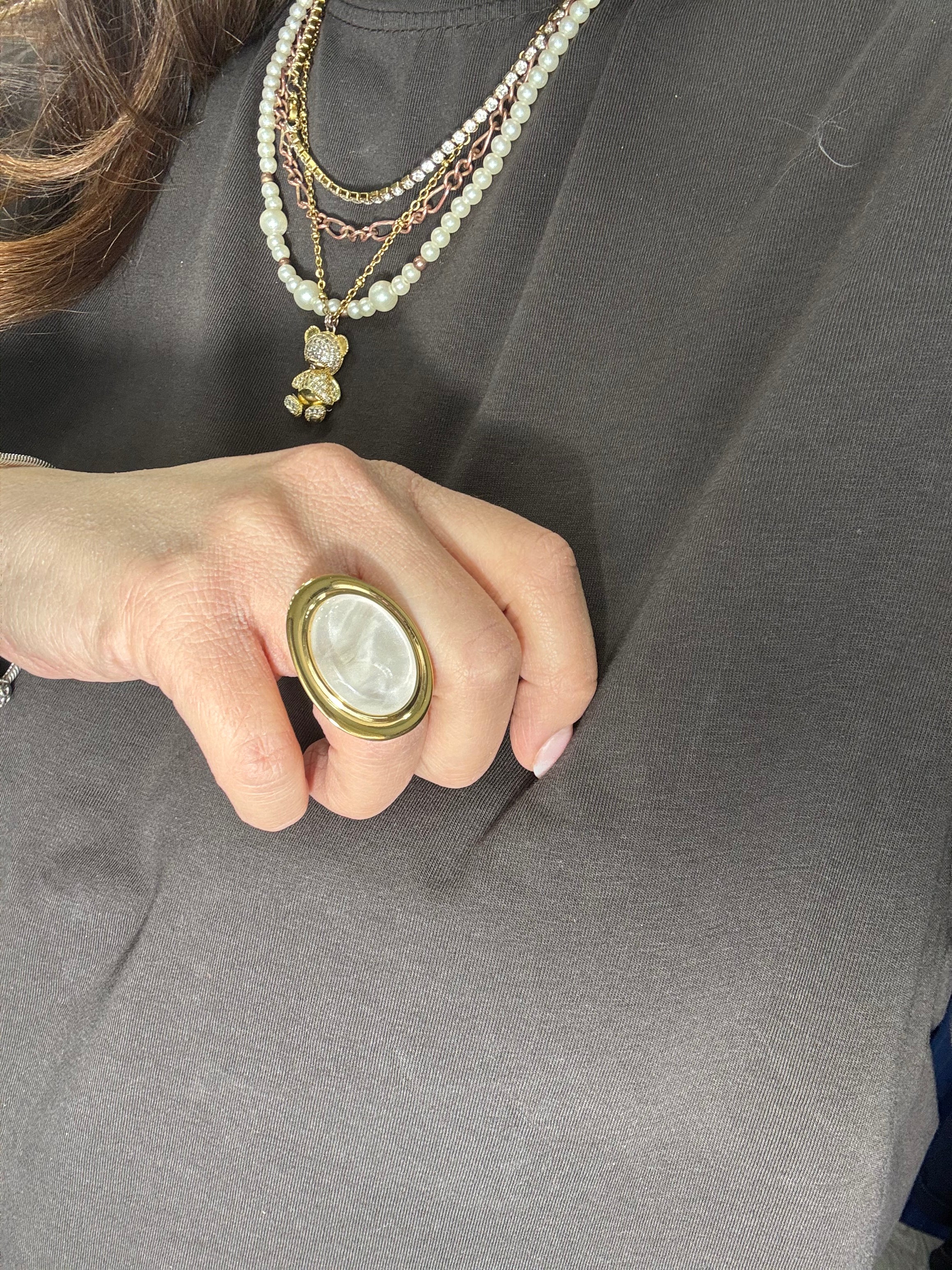 Anello ovale con perla