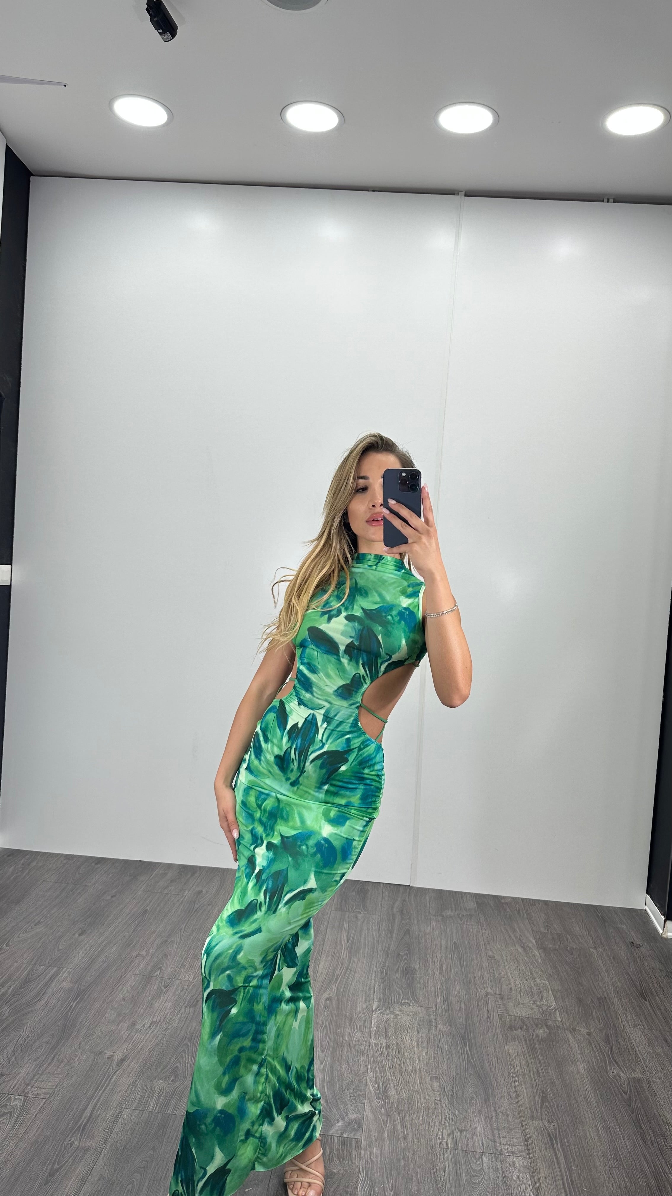 Abito Penelope cut-out