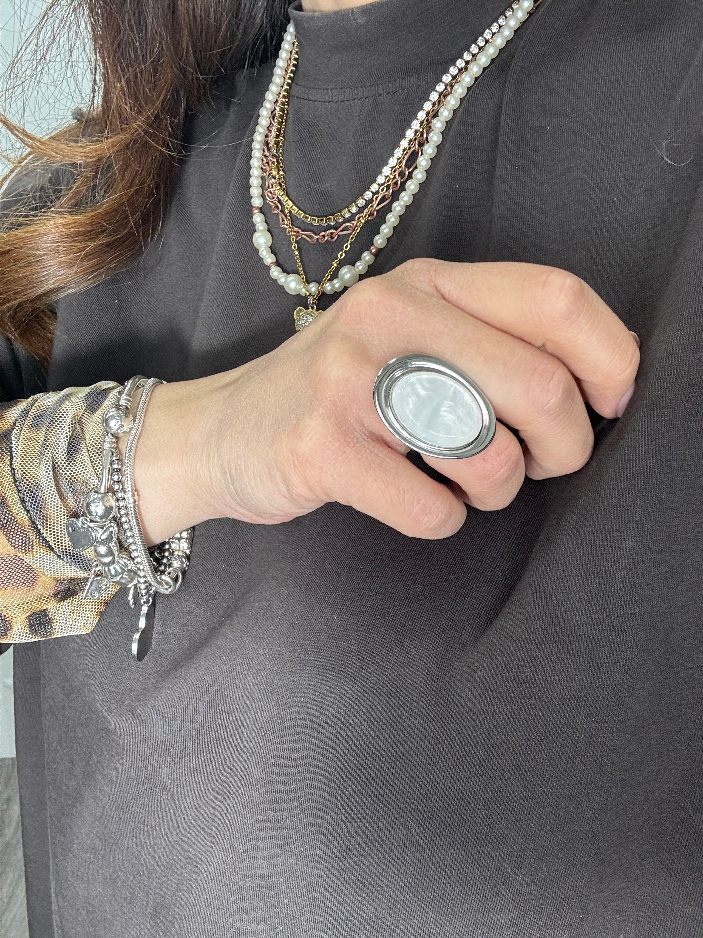 Anello ovale con perla