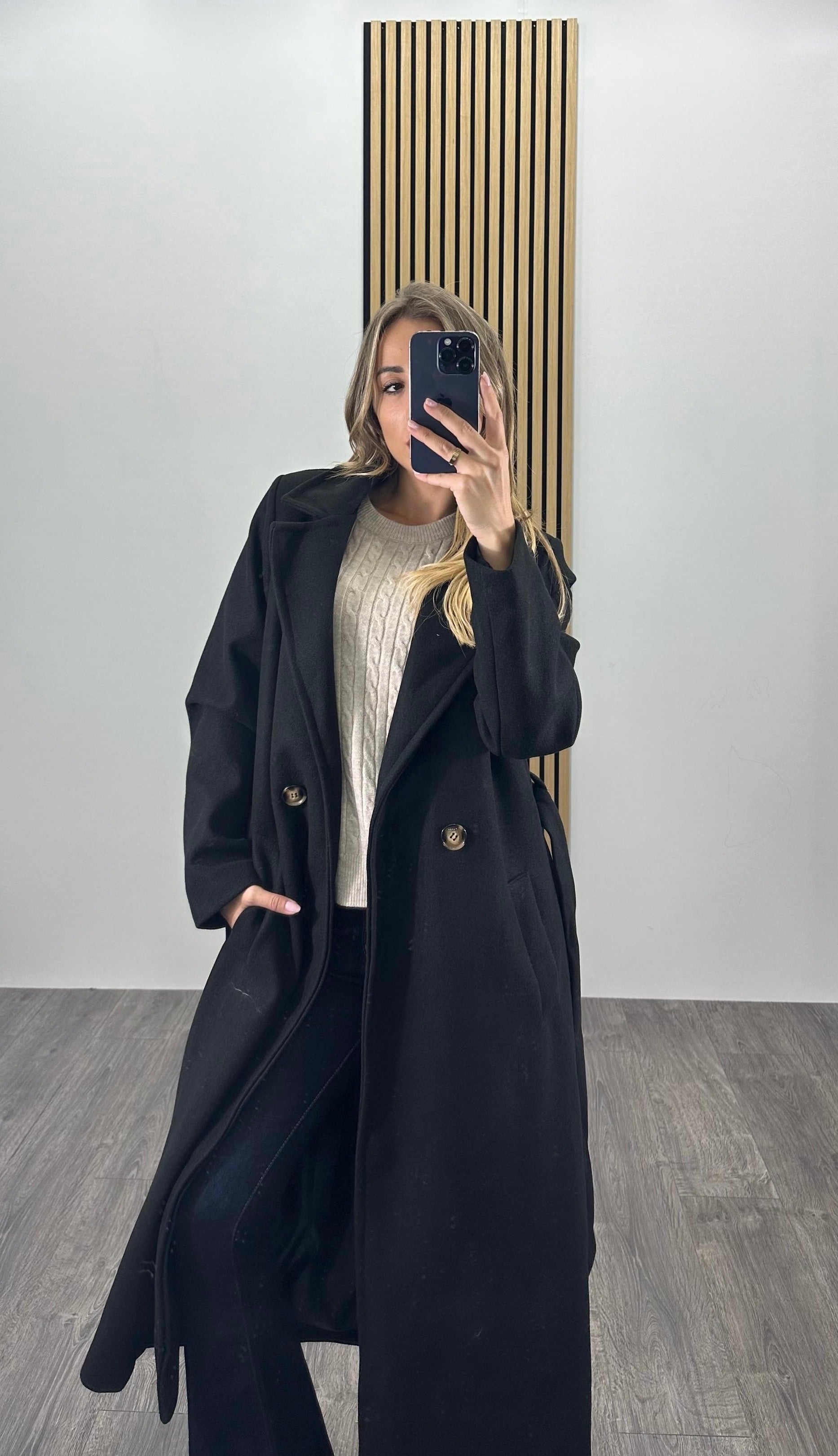 Cappotto lungo con laccio ,taglio sartoriale