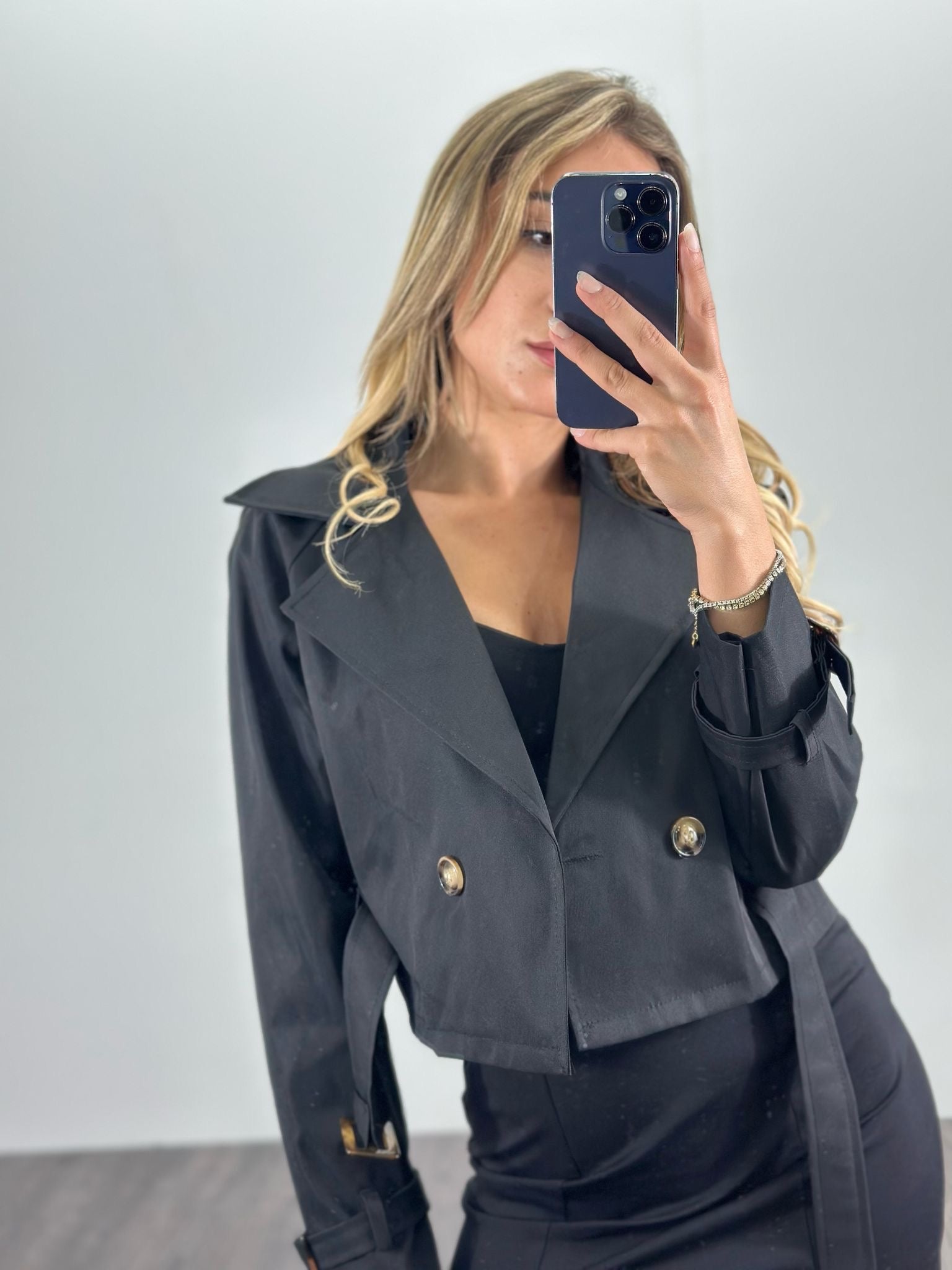 Trench crop con cintura