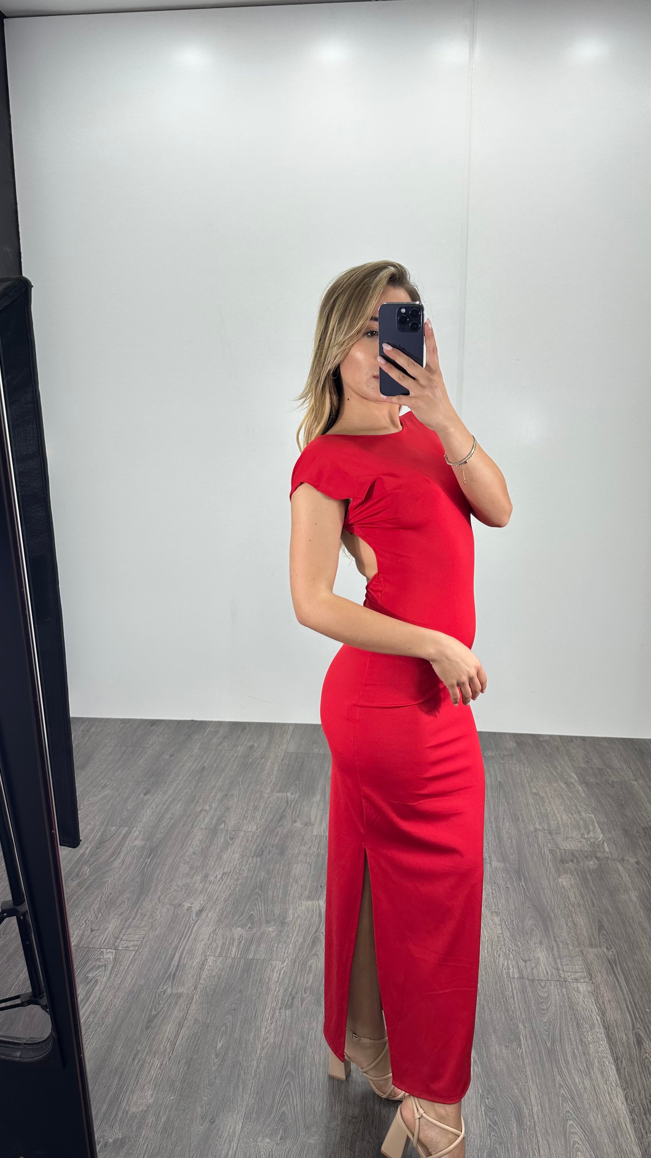 Abito Sabrina a tubino con scollo sul retro