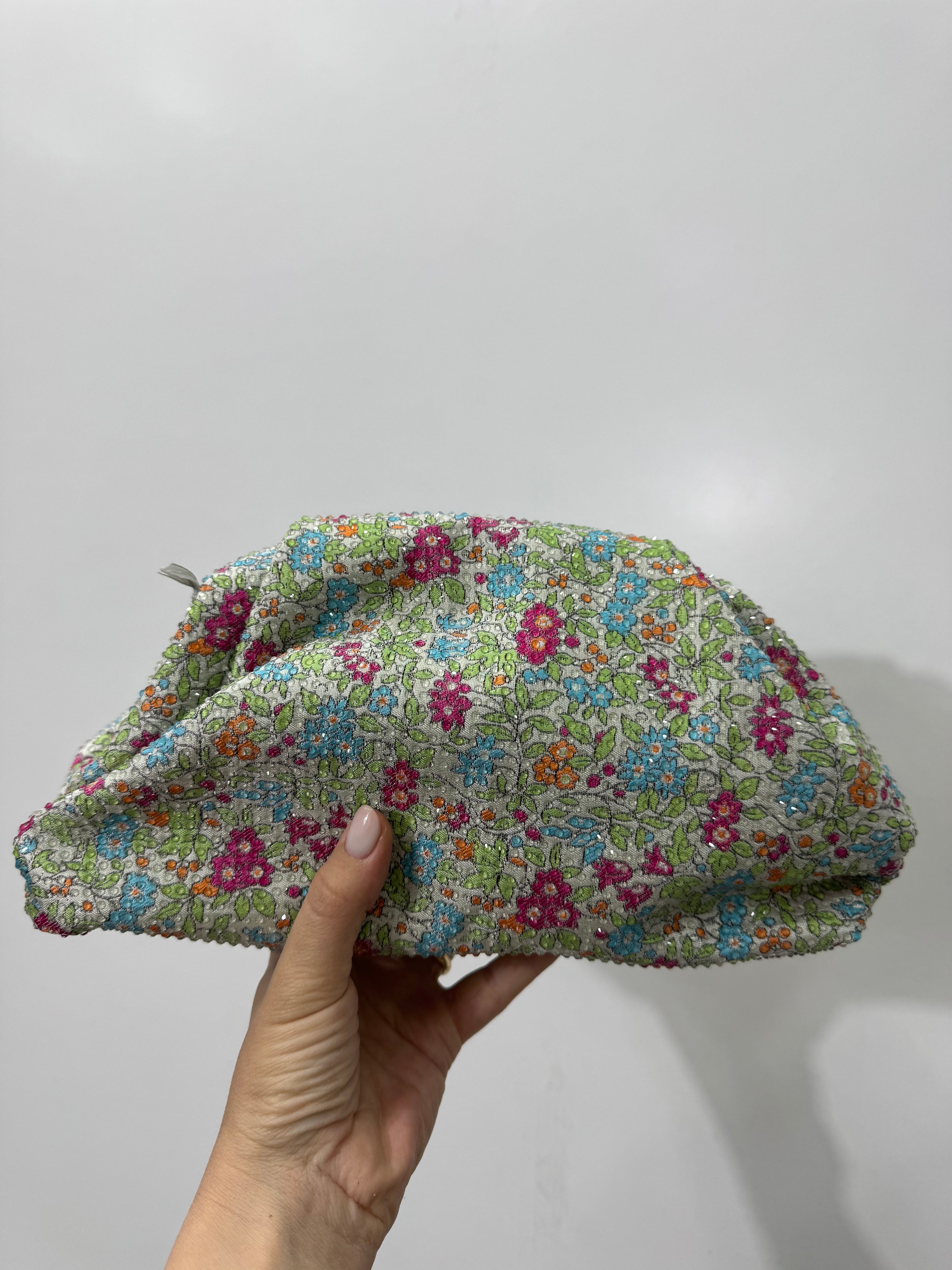 Pochette SPRING con fiori e paillettes