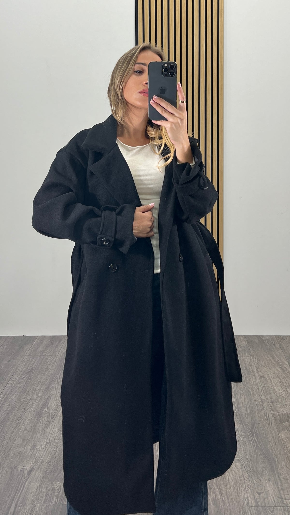 Cappotto lungo oversize con laccio in vita