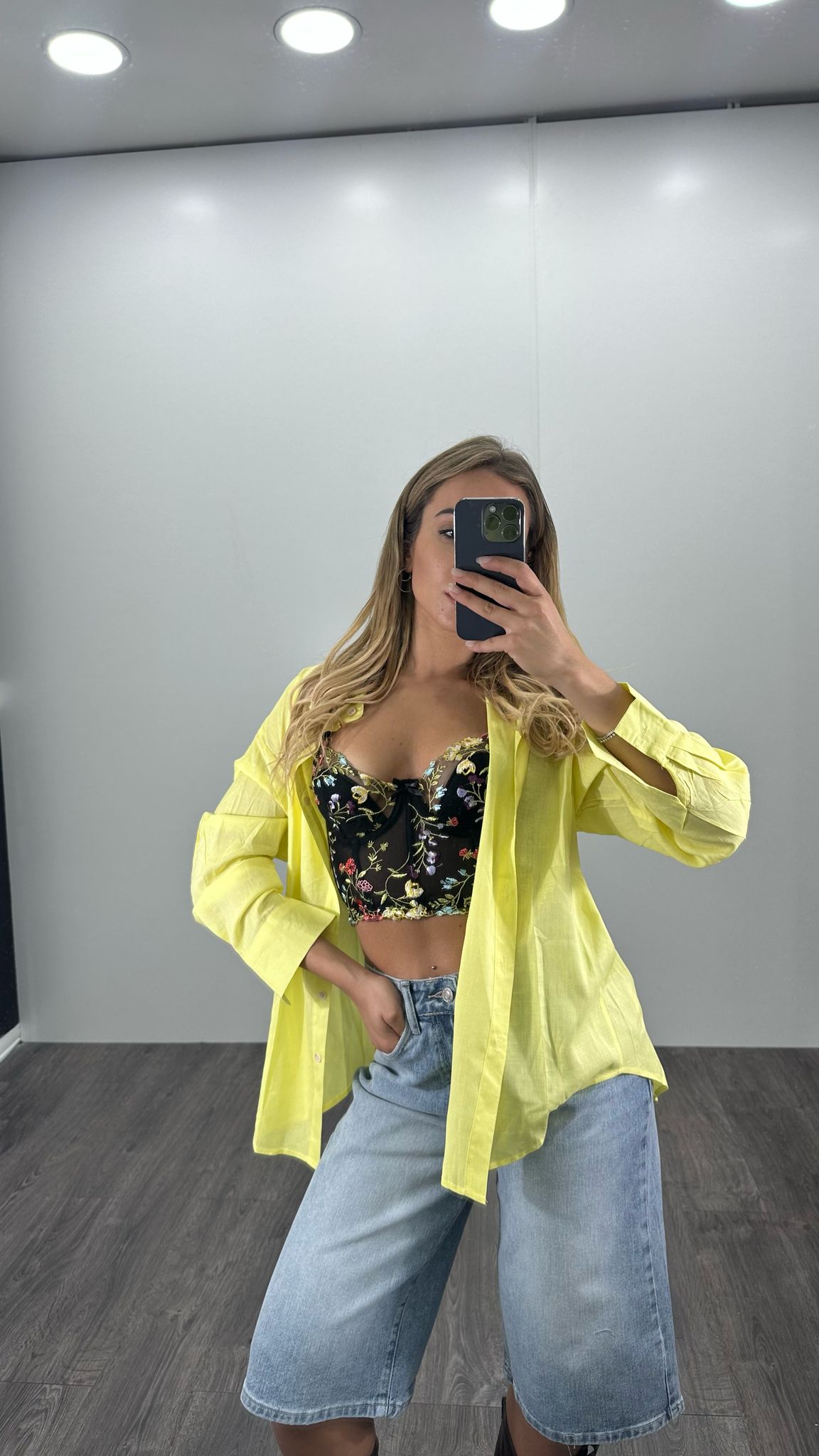 Camicia velata a maniche lunghe